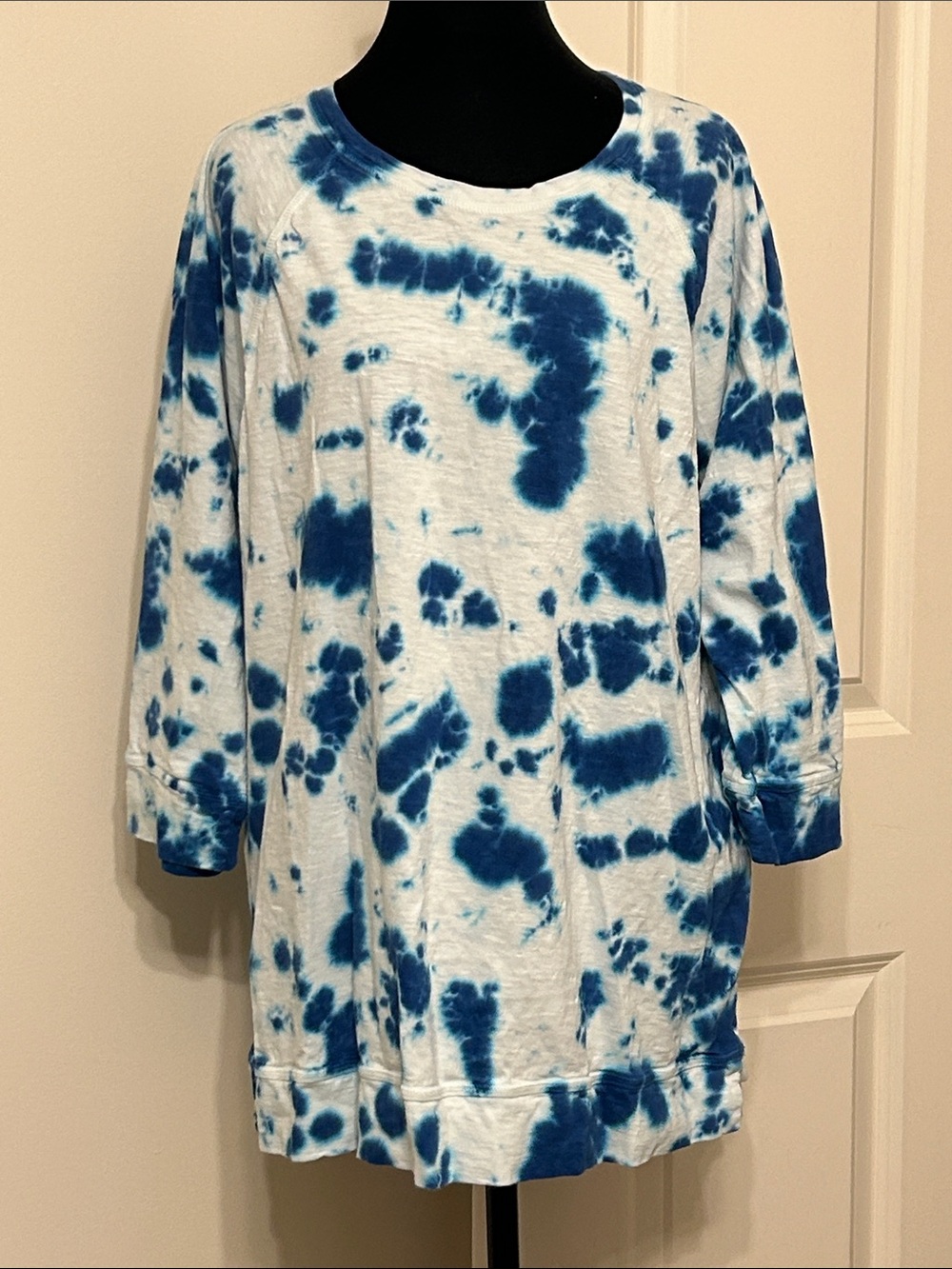 Chico's Blue and White Tie-Dye Tunic Top